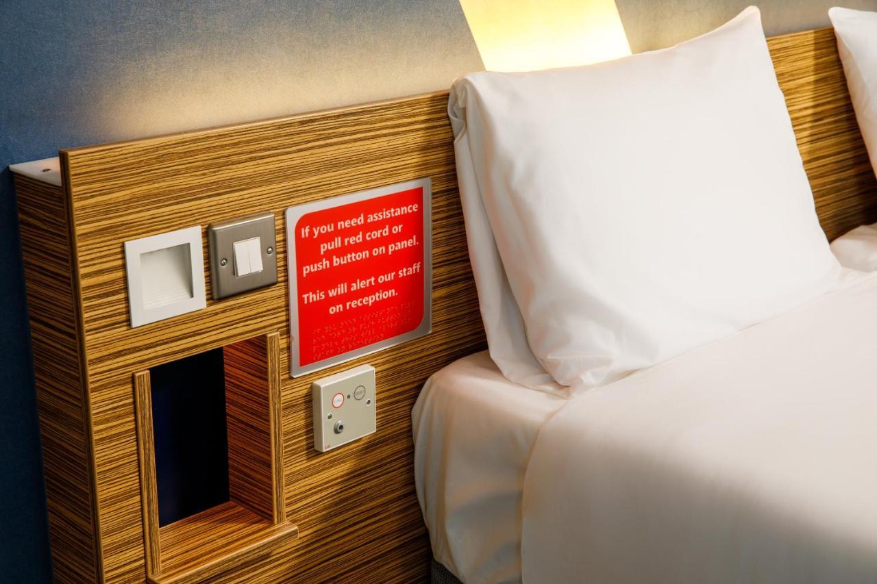 Ibis Budget London Heathrow Central Hounslow Eksteriør billede