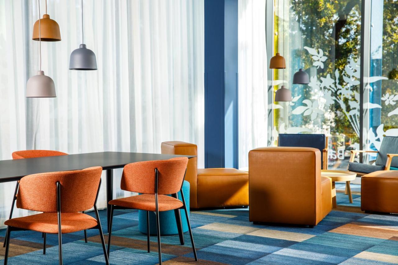 Ibis Budget London Heathrow Central Hounslow Eksteriør billede