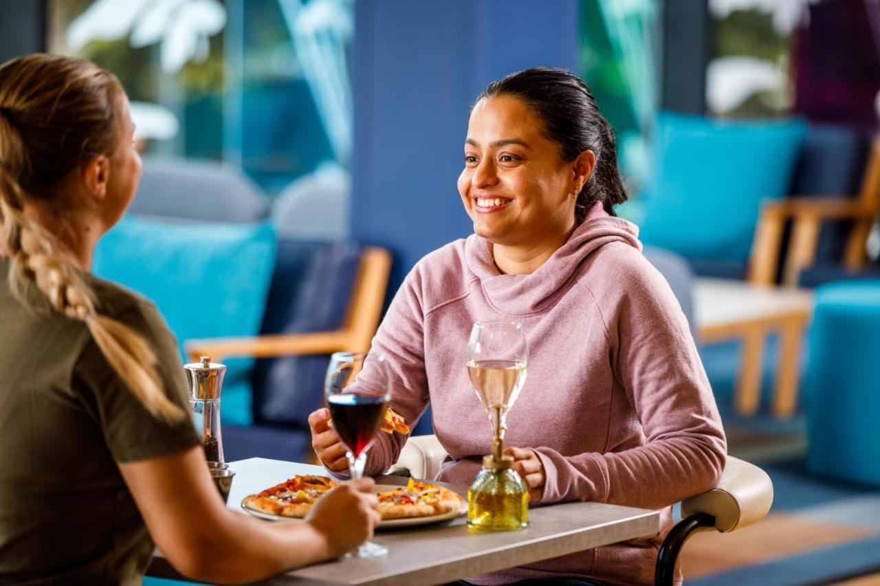 Ibis Budget London Heathrow Central Hounslow Eksteriør billede