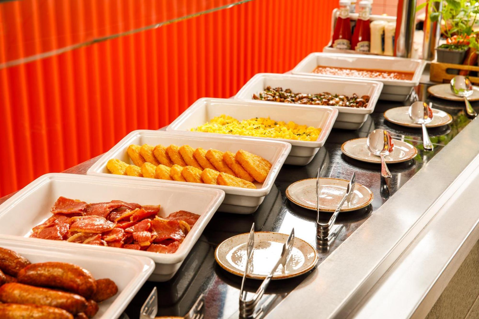Ibis Budget London Heathrow Central Hounslow Eksteriør billede