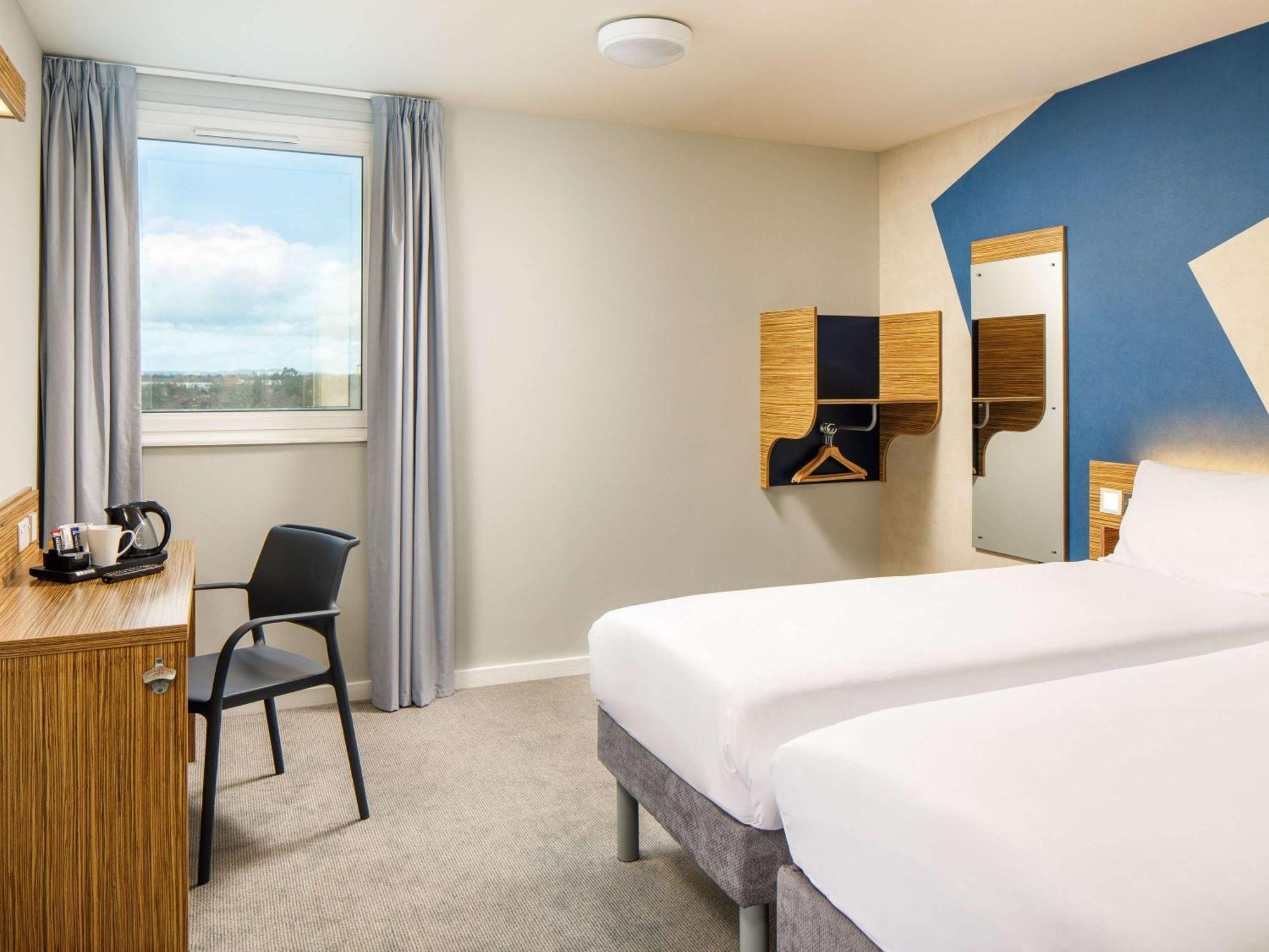 Ibis Budget London Heathrow Central Hounslow Eksteriør billede