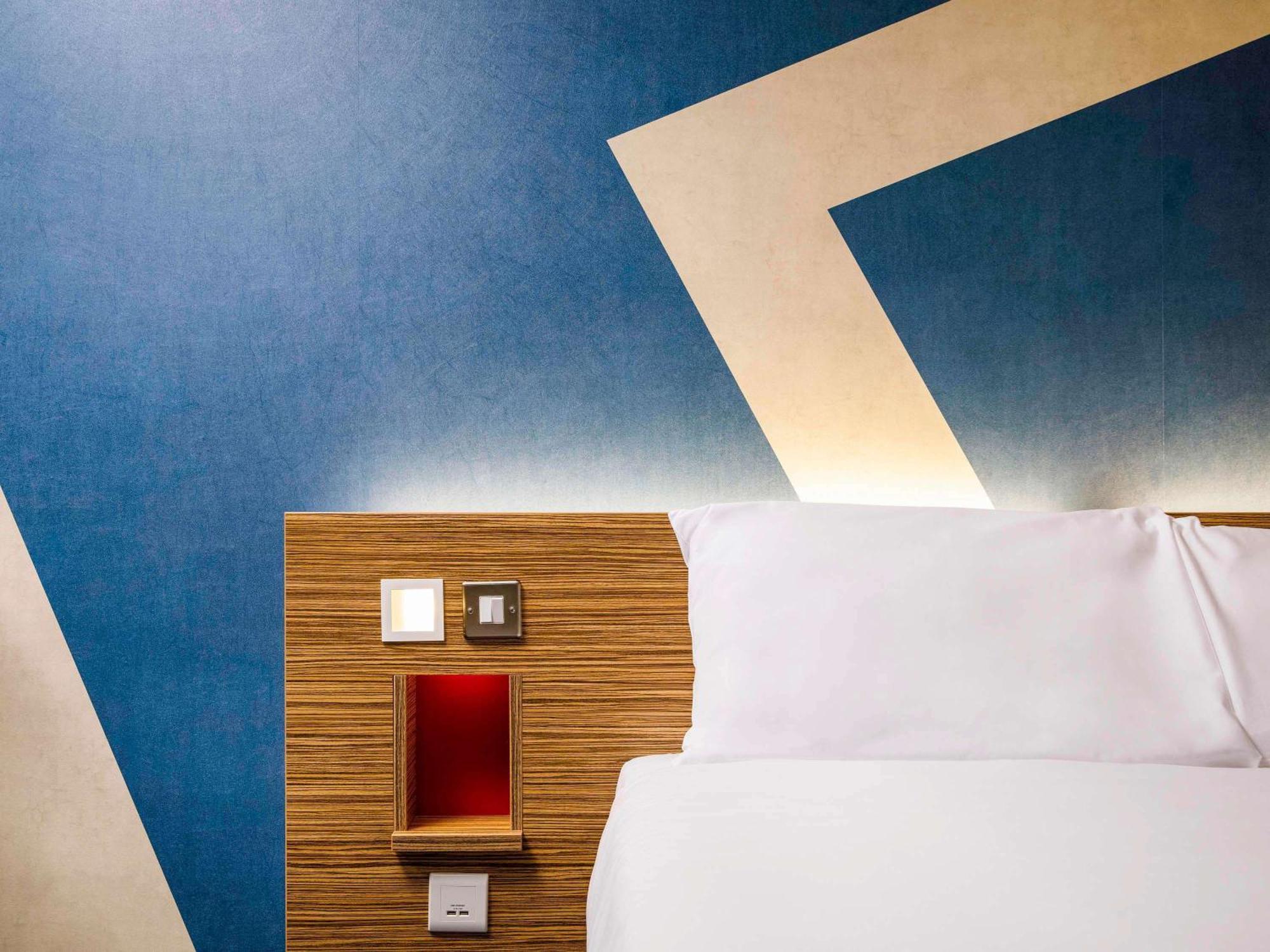 Ibis Budget London Heathrow Central Hounslow Eksteriør billede