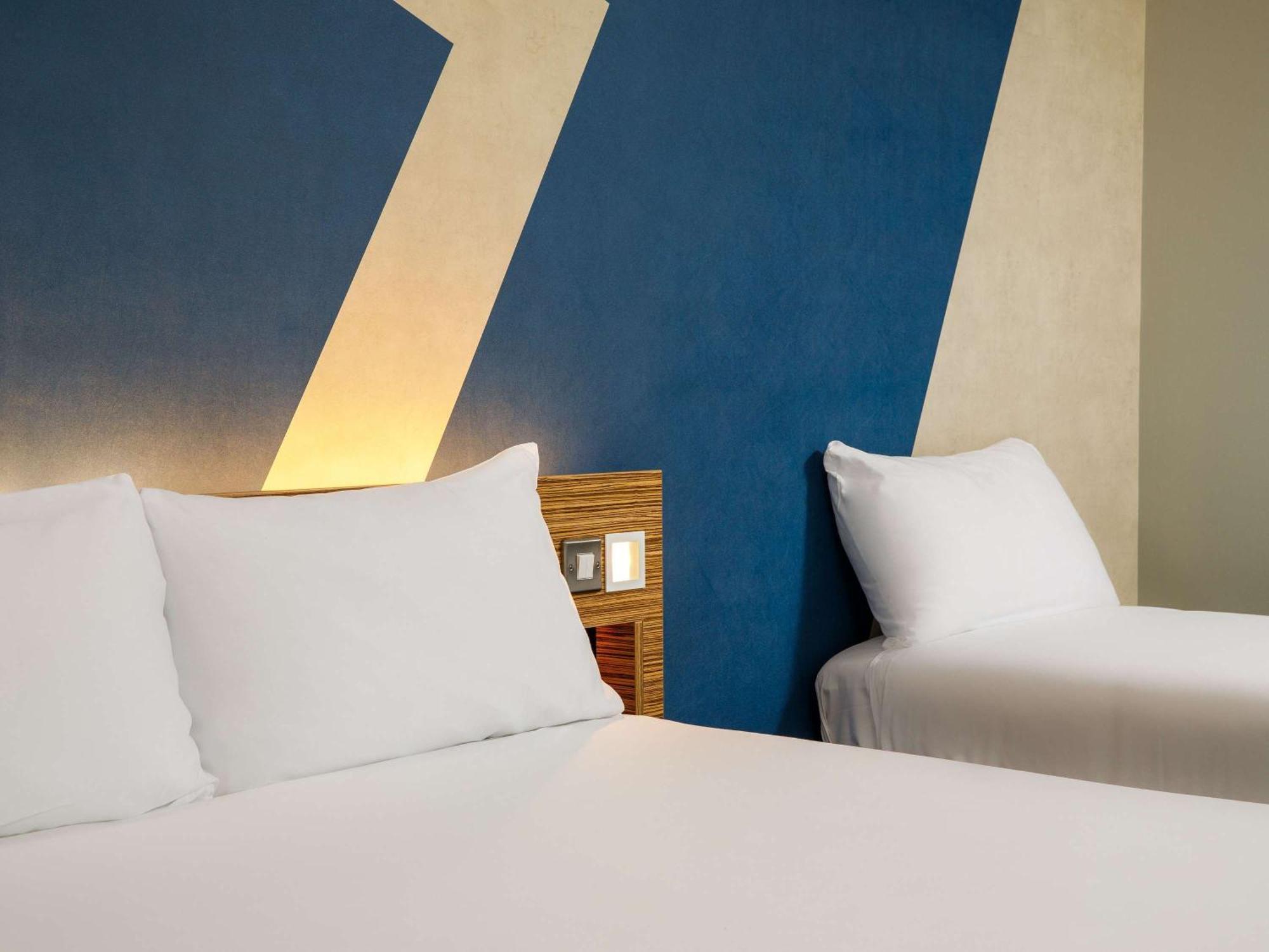 Ibis Budget London Heathrow Central Hounslow Eksteriør billede