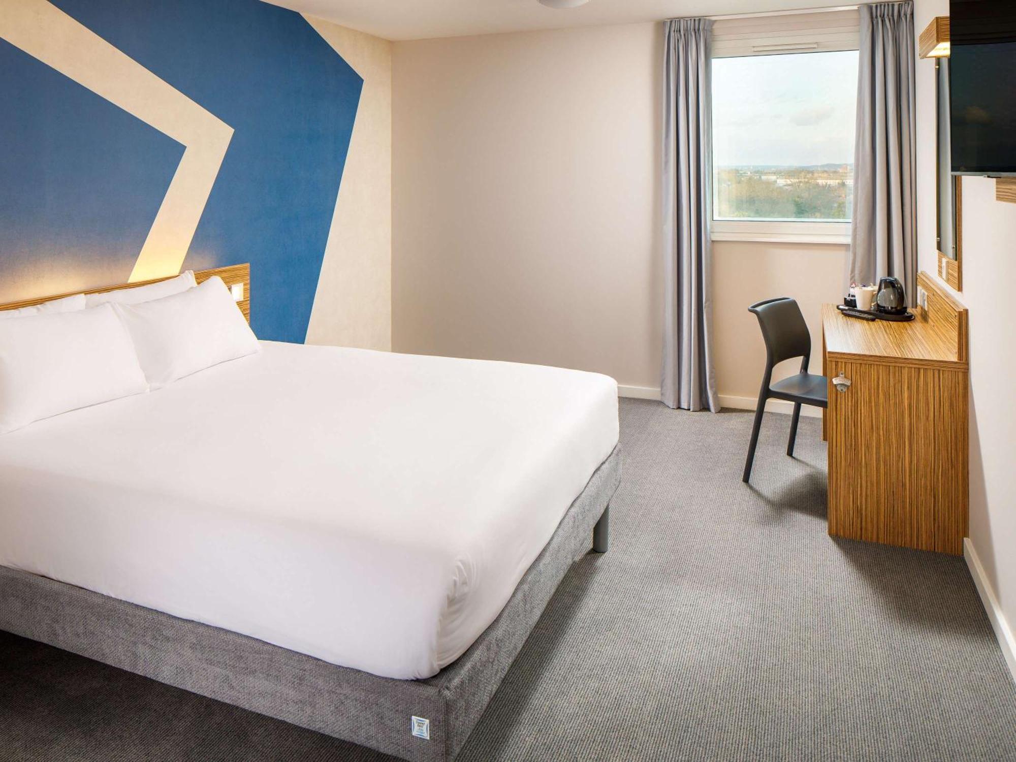 Ibis Budget London Heathrow Central Hounslow Eksteriør billede