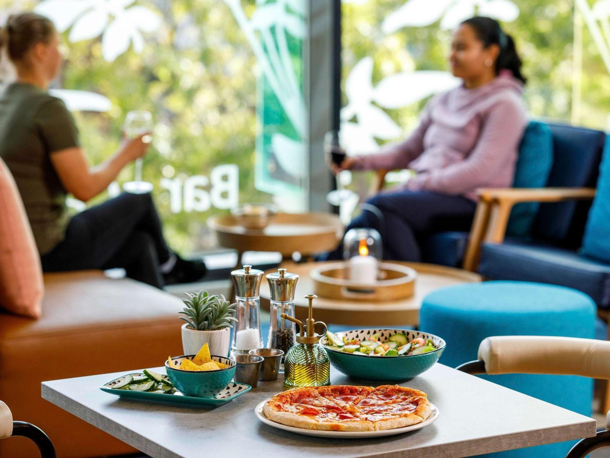 Ibis Budget London Heathrow Central Hounslow Eksteriør billede